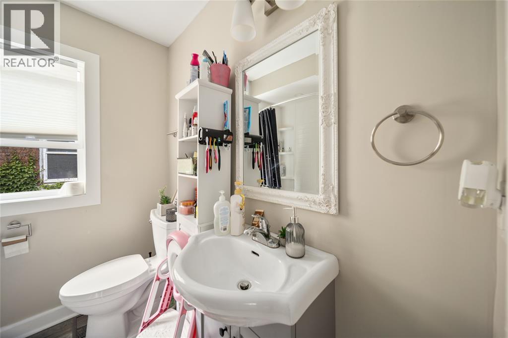 116 CAMERON STREET, Sarnia, Ontario, N7T4A8 — Photo 5