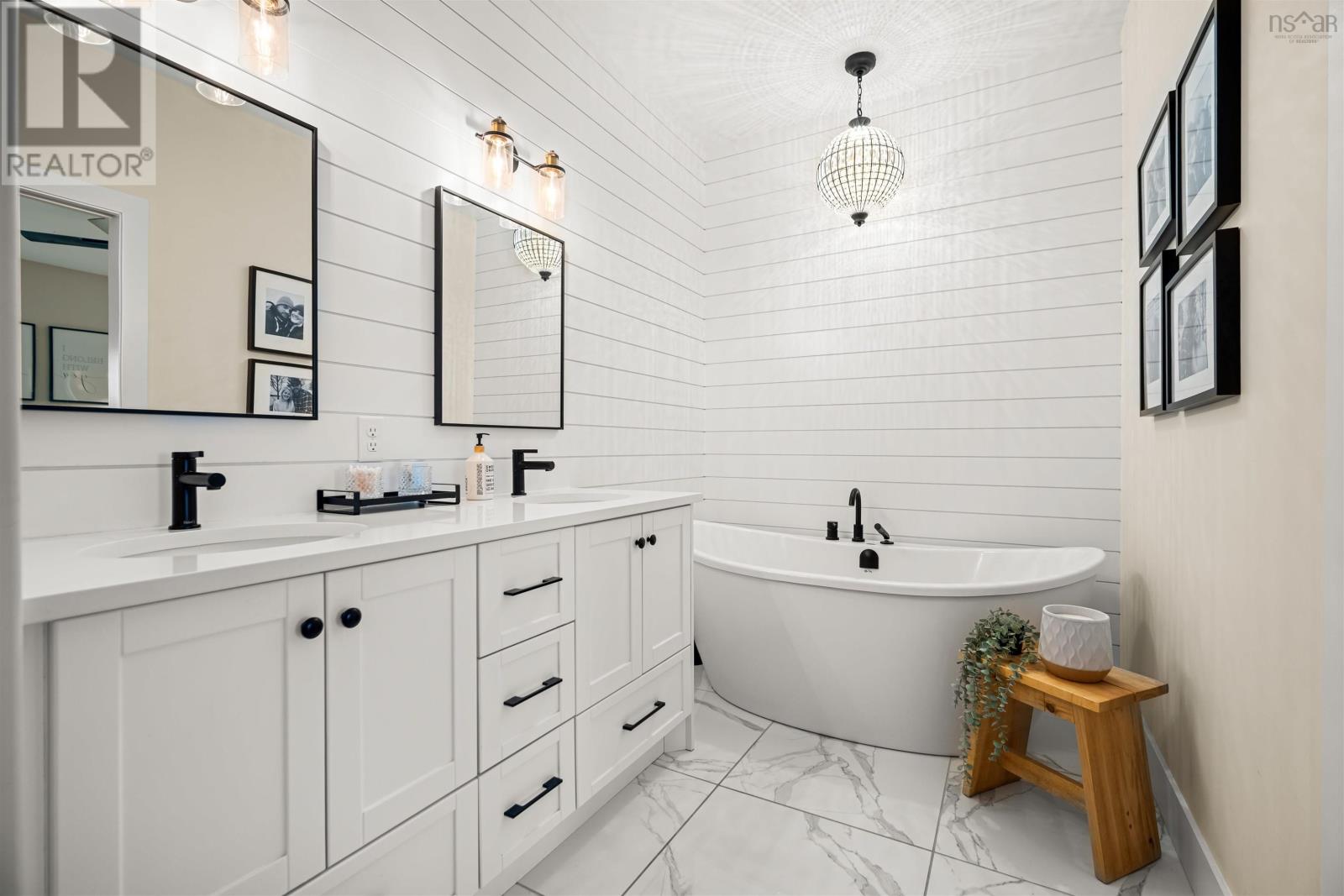 Property 21 of 48 of 519 Magenta Drive, Indigo Shores