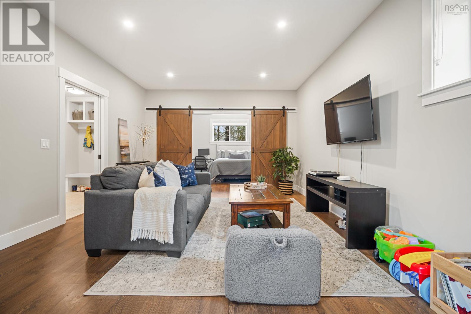 Property 33 of 48 of 519 Magenta Drive, Indigo Shores