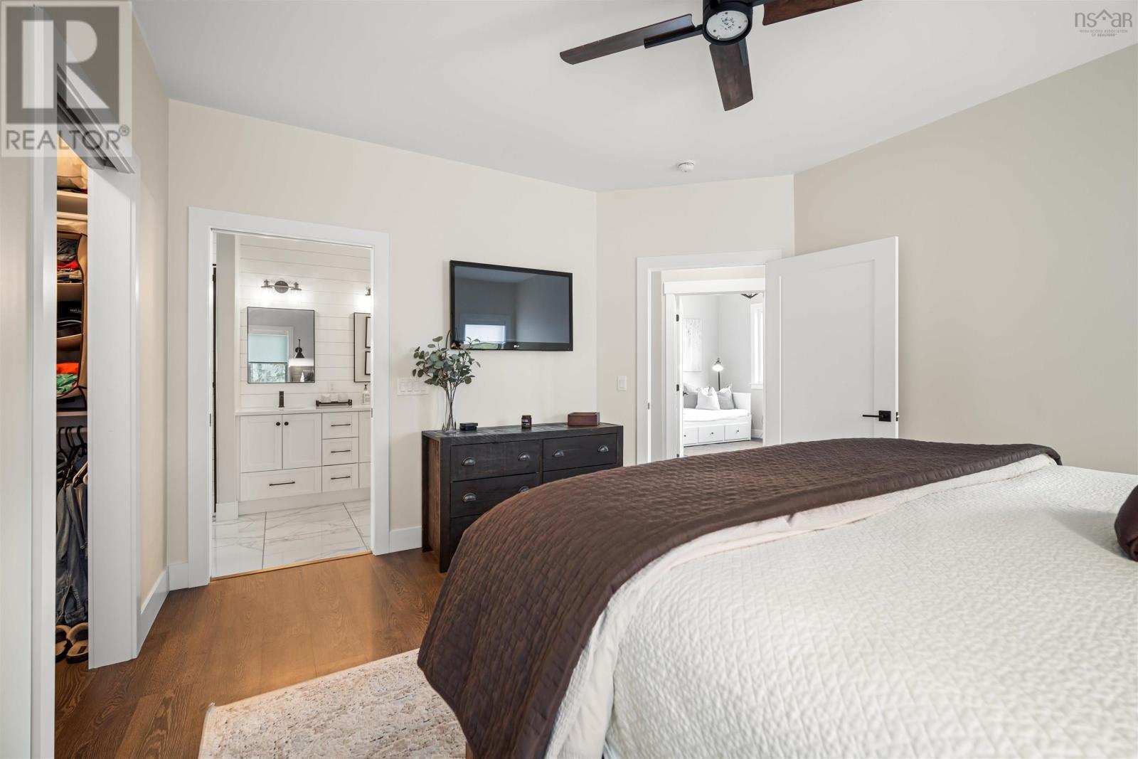 Property 20 of 48 of 519 Magenta Drive, Indigo Shores