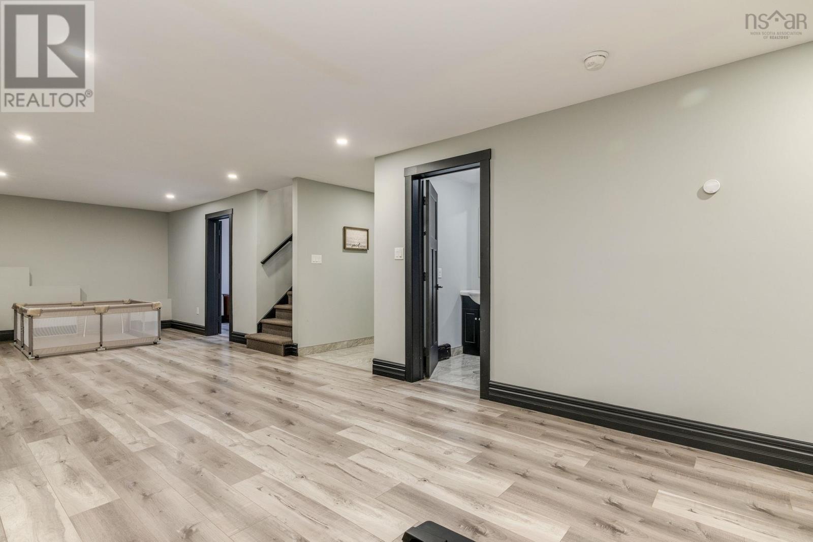 Property 32 of 47 of 162 Granville Road