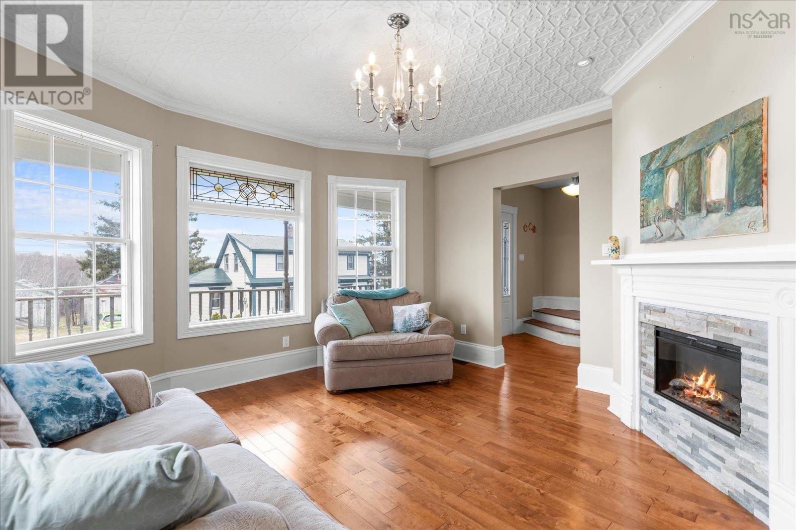 Property 19 of 49 of 2702 332 Highway