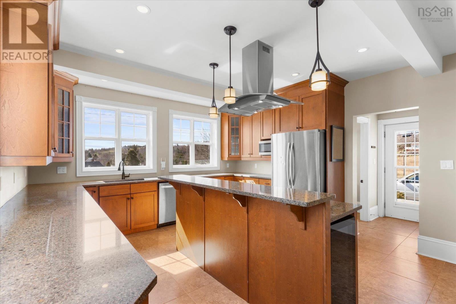 Property 9 of 49 of 2702 332 Highway