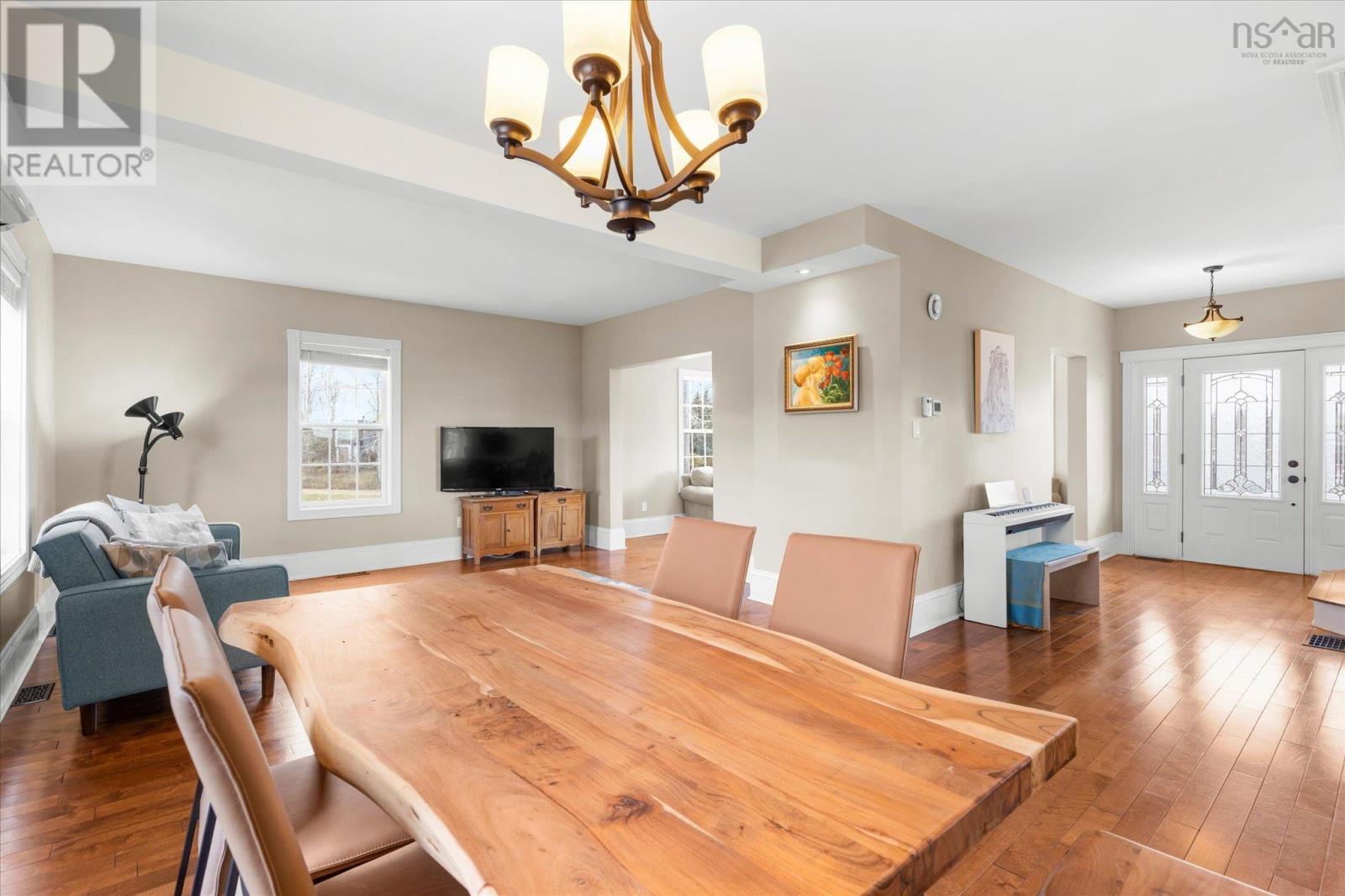 Property 15 of 49 of 2702 332 Highway