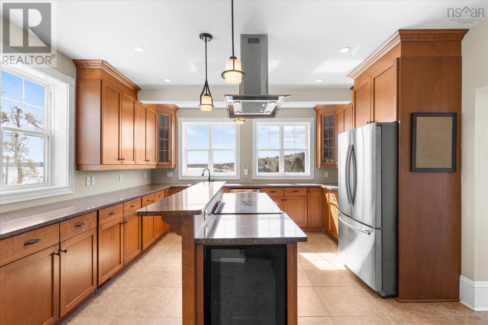 Property 8 of 49 of 2702 332 Highway