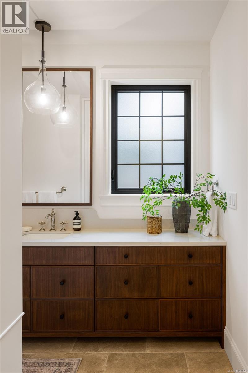 10600 DERRICK RD - 50