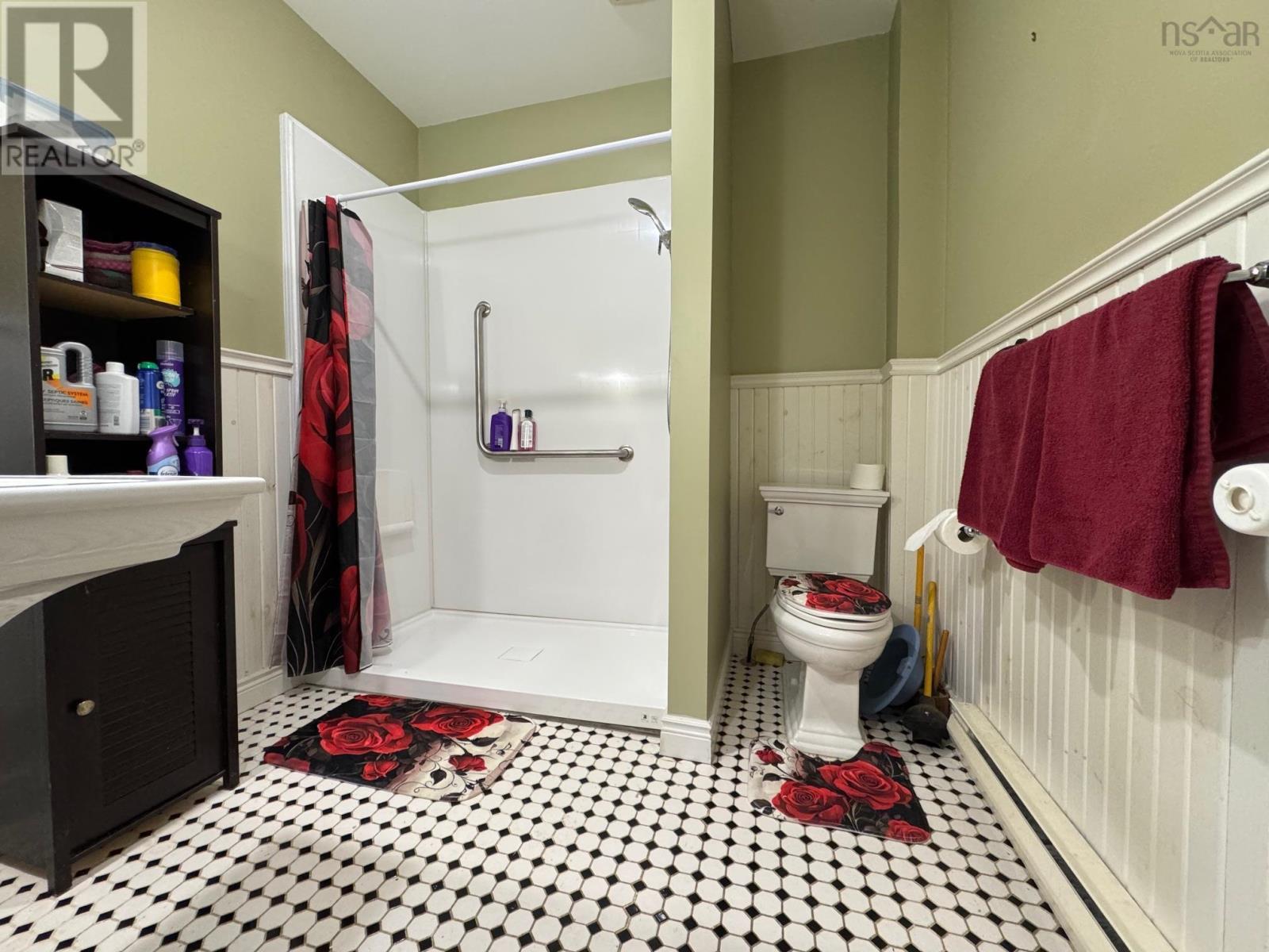 Property 8 of 14 of 9773 Highway 8