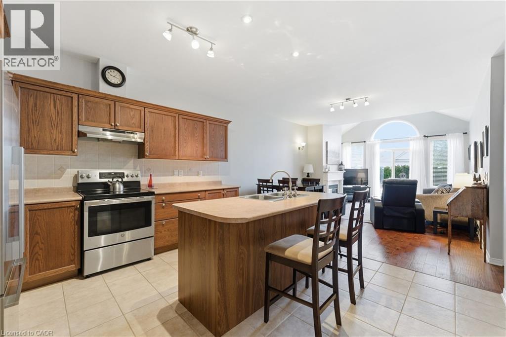 40 WESLEYAN Court Unit# 16, Hamilton, Ontario, L9G5C7 — Photo 4