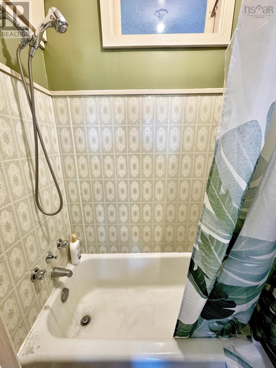 Property 13 of 28 of 5259 Highway 221