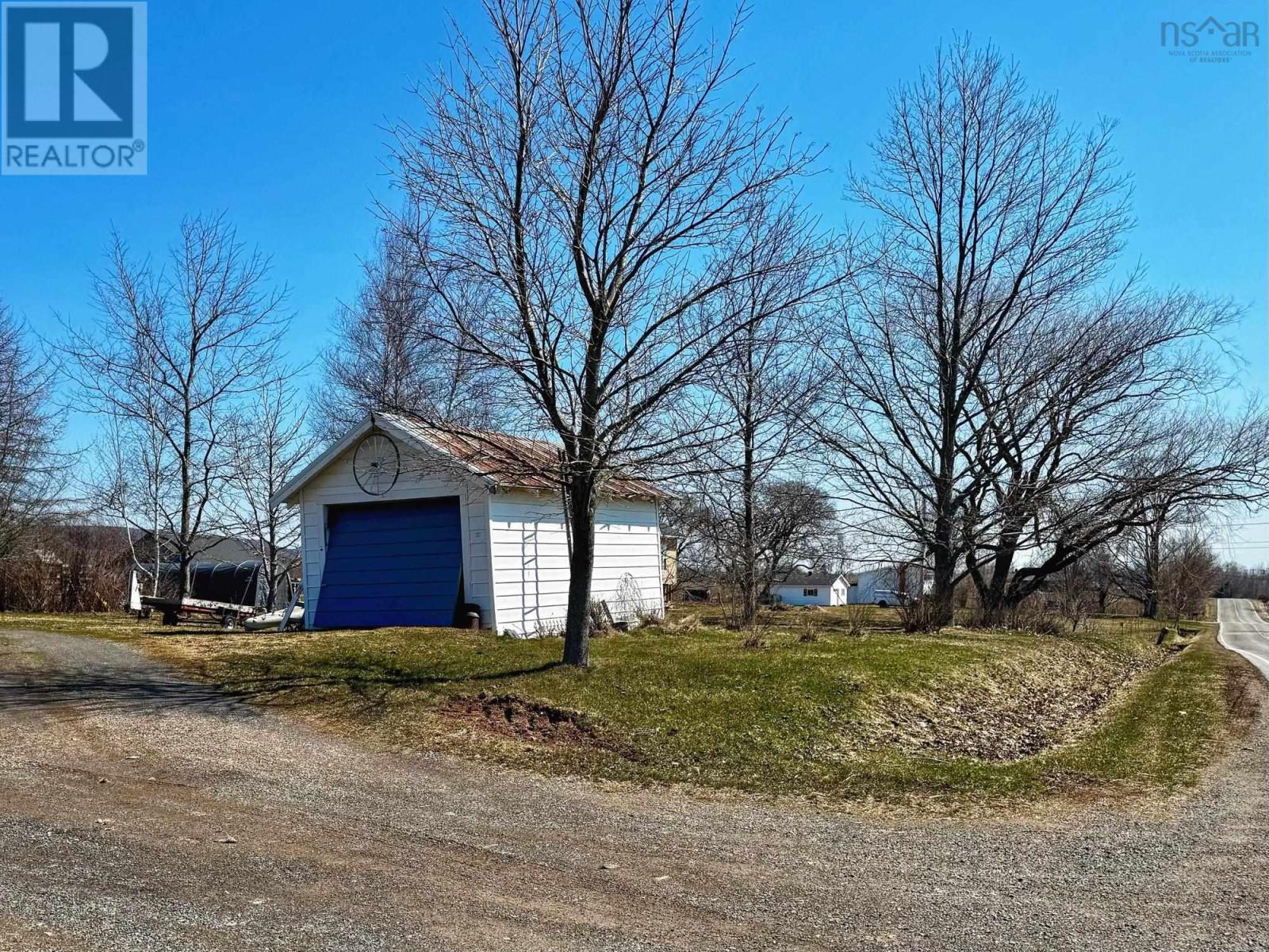 Property 18 of 28 of 5259 Highway 221