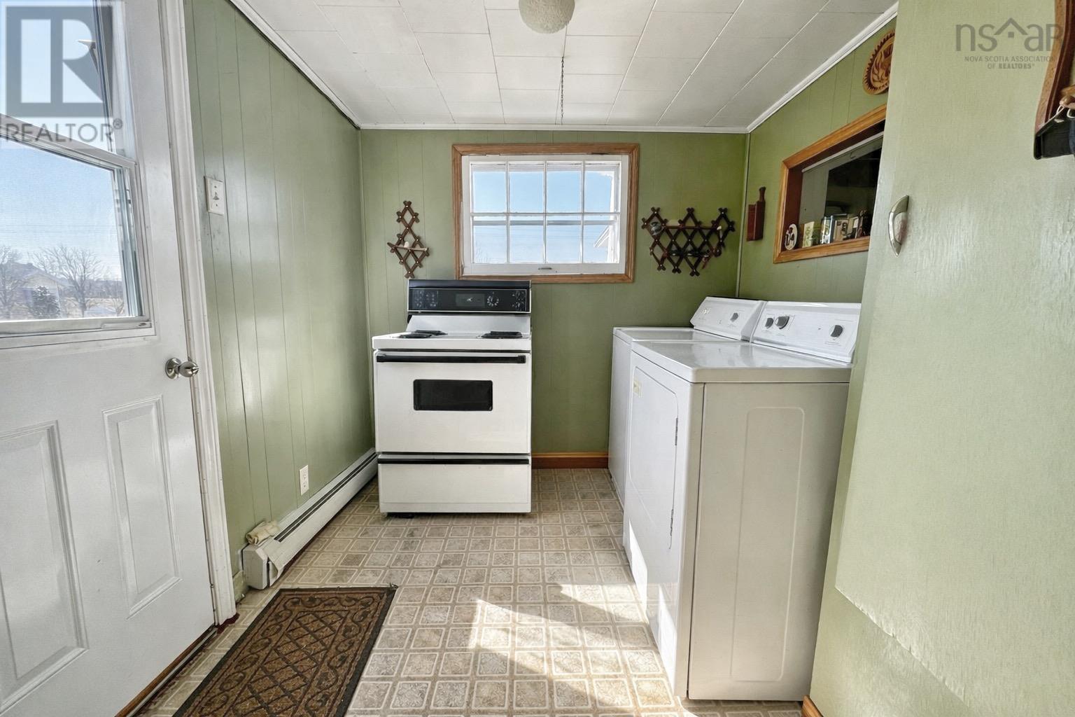 Property 2 of 28 of 5259 Highway 221