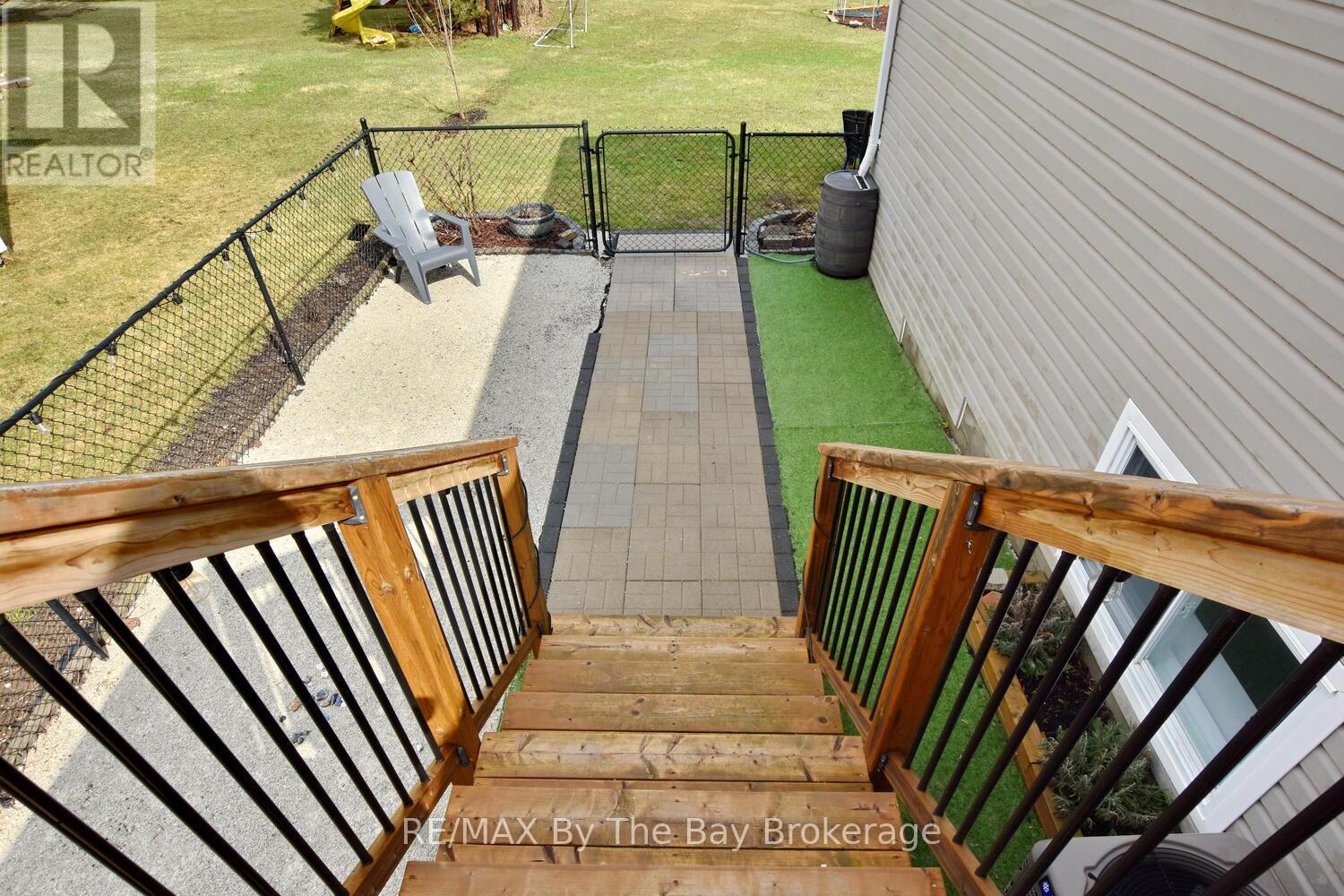 Fenced Area off the Deck