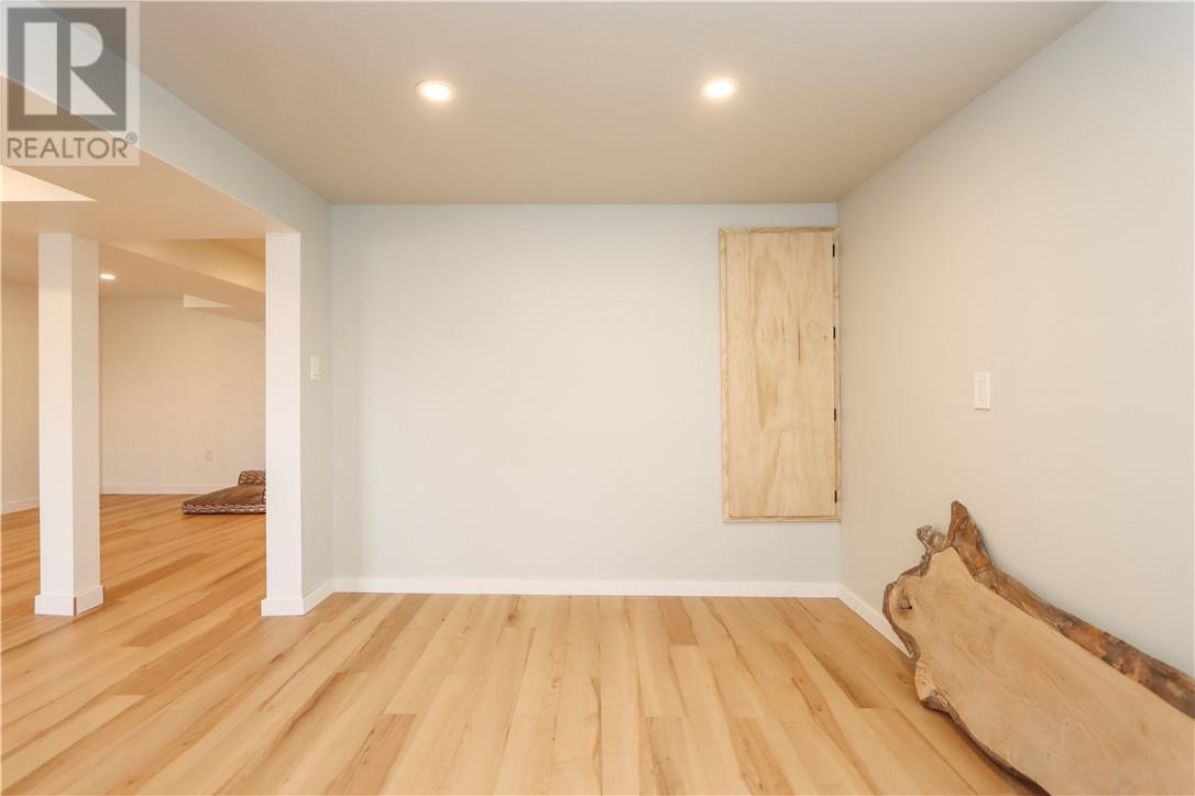 1445 Southview, Sudbury, Ontario, P3E2L9 — Photo 9