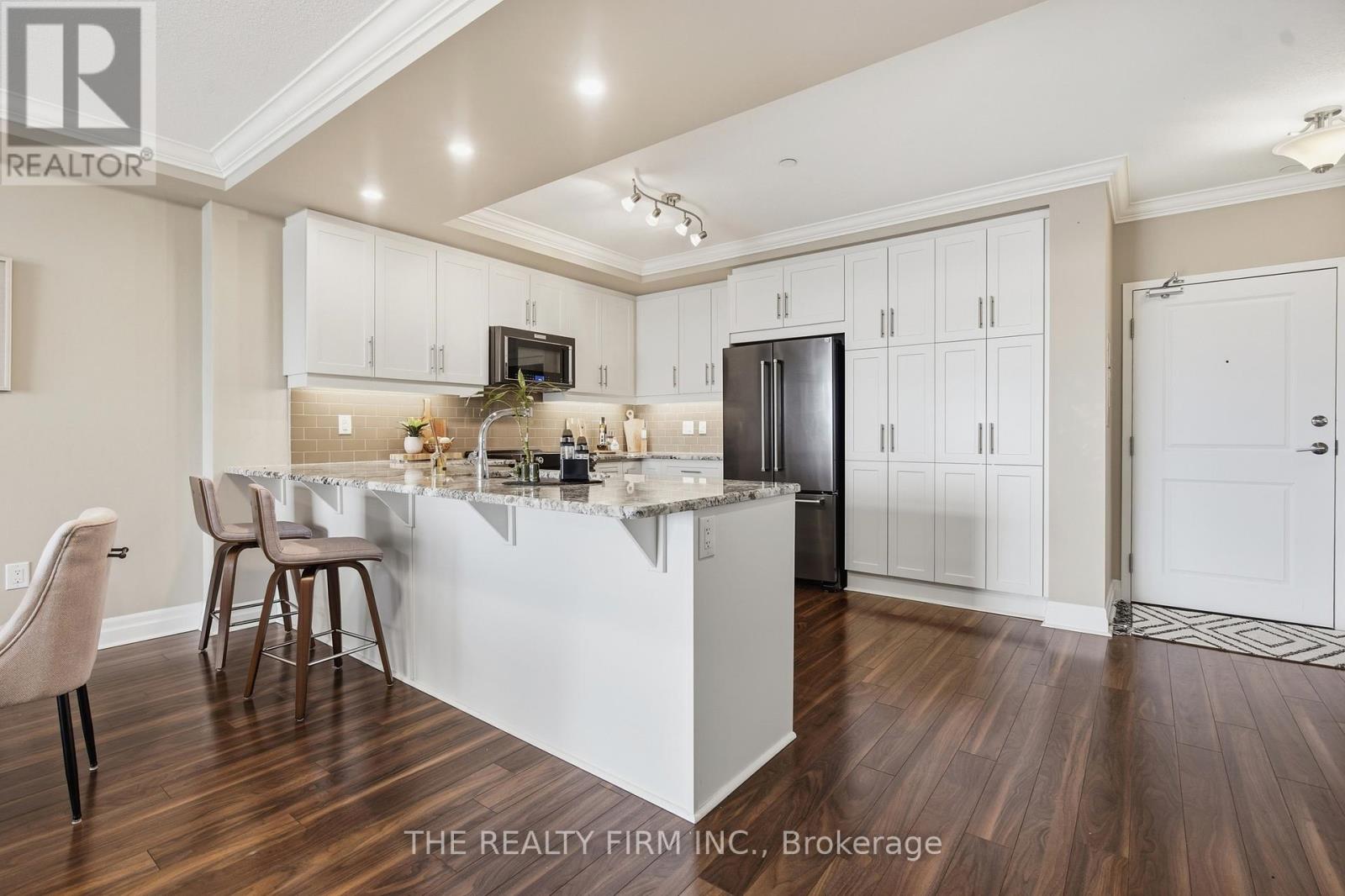 #708 260 VILLAGEWALK BOULEVARD - 9