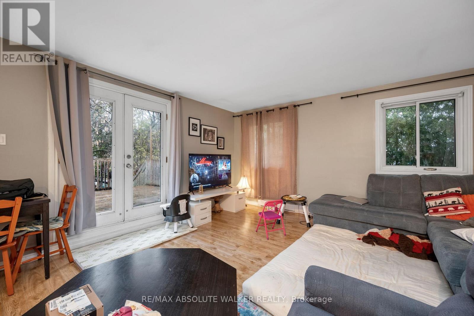 375 ST. DENIS STREET - 18