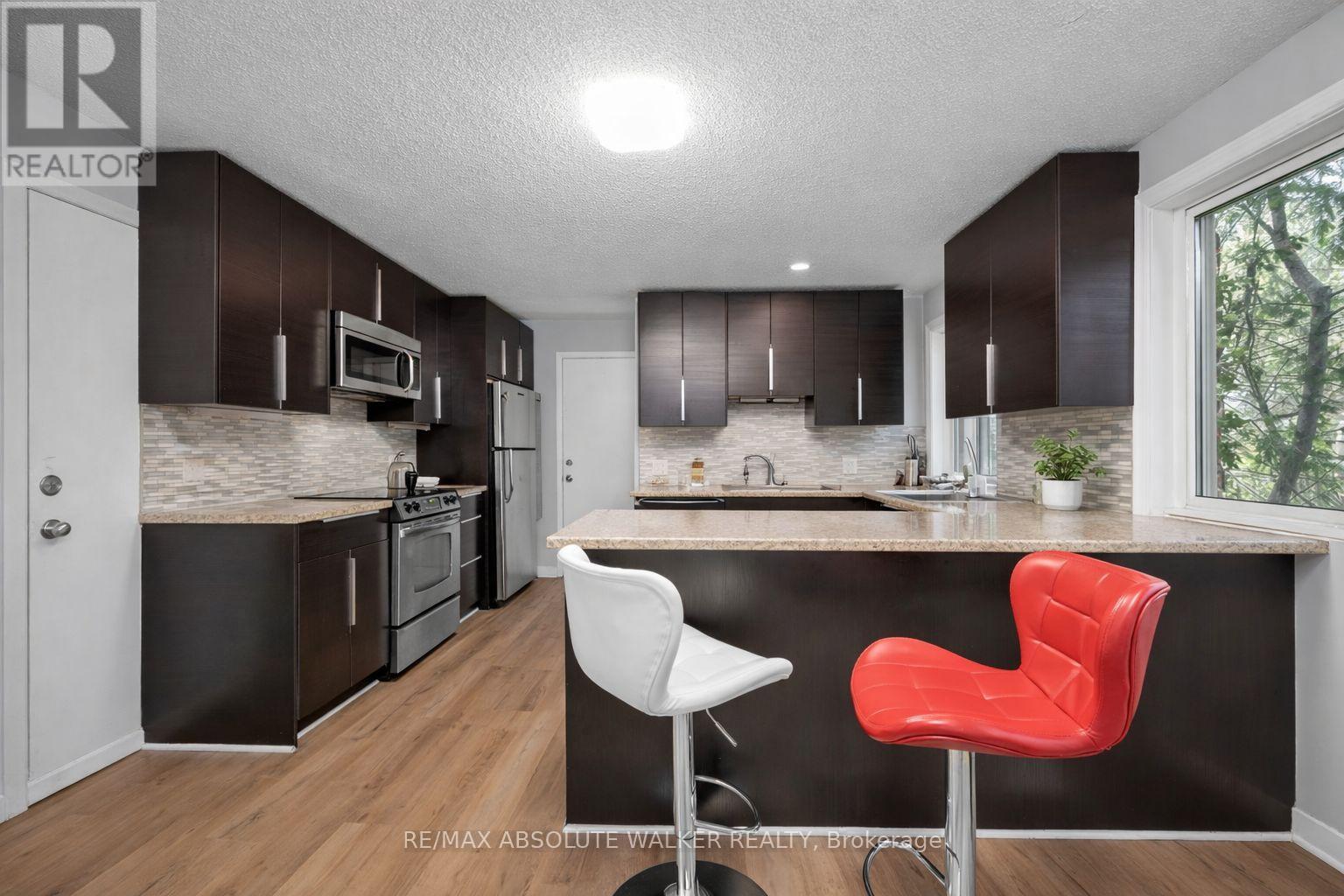 375 ST. DENIS STREET - 4