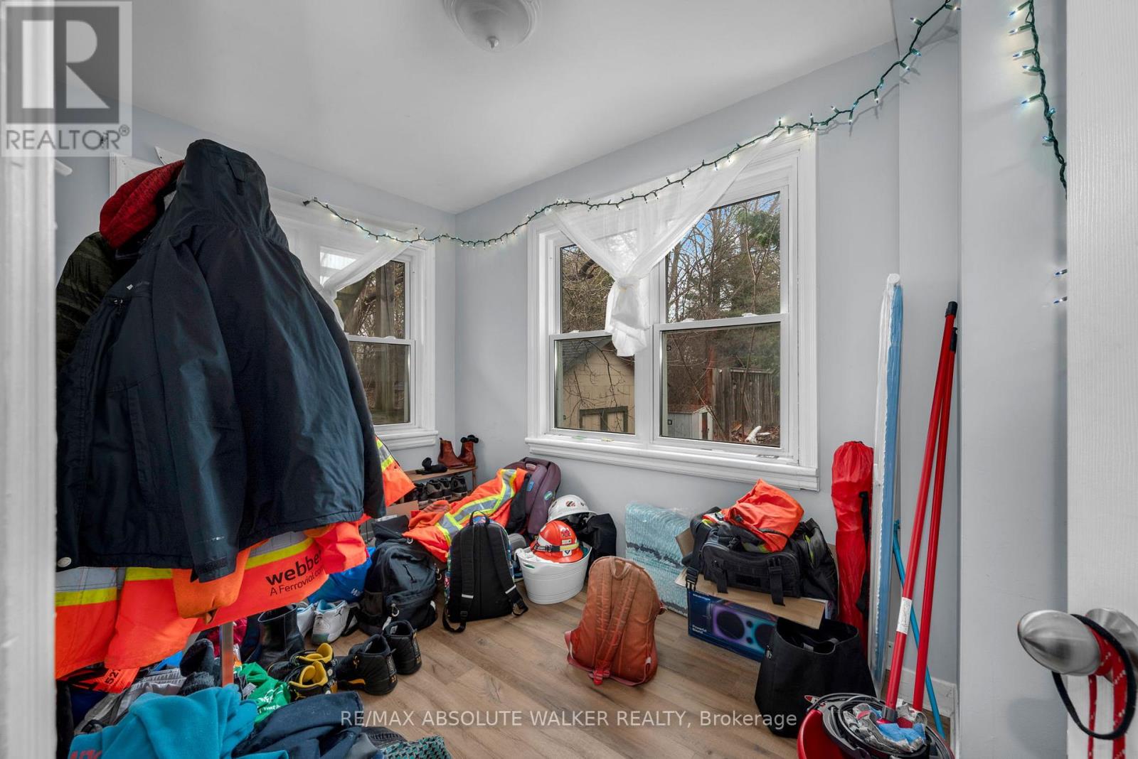 375 ST. DENIS STREET - 6
