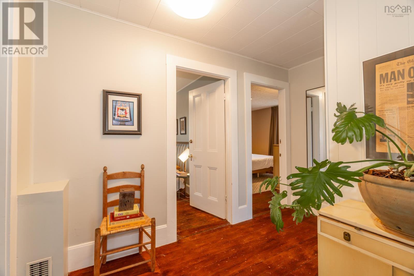 Property 22 of 44 of 703 Saint George Street