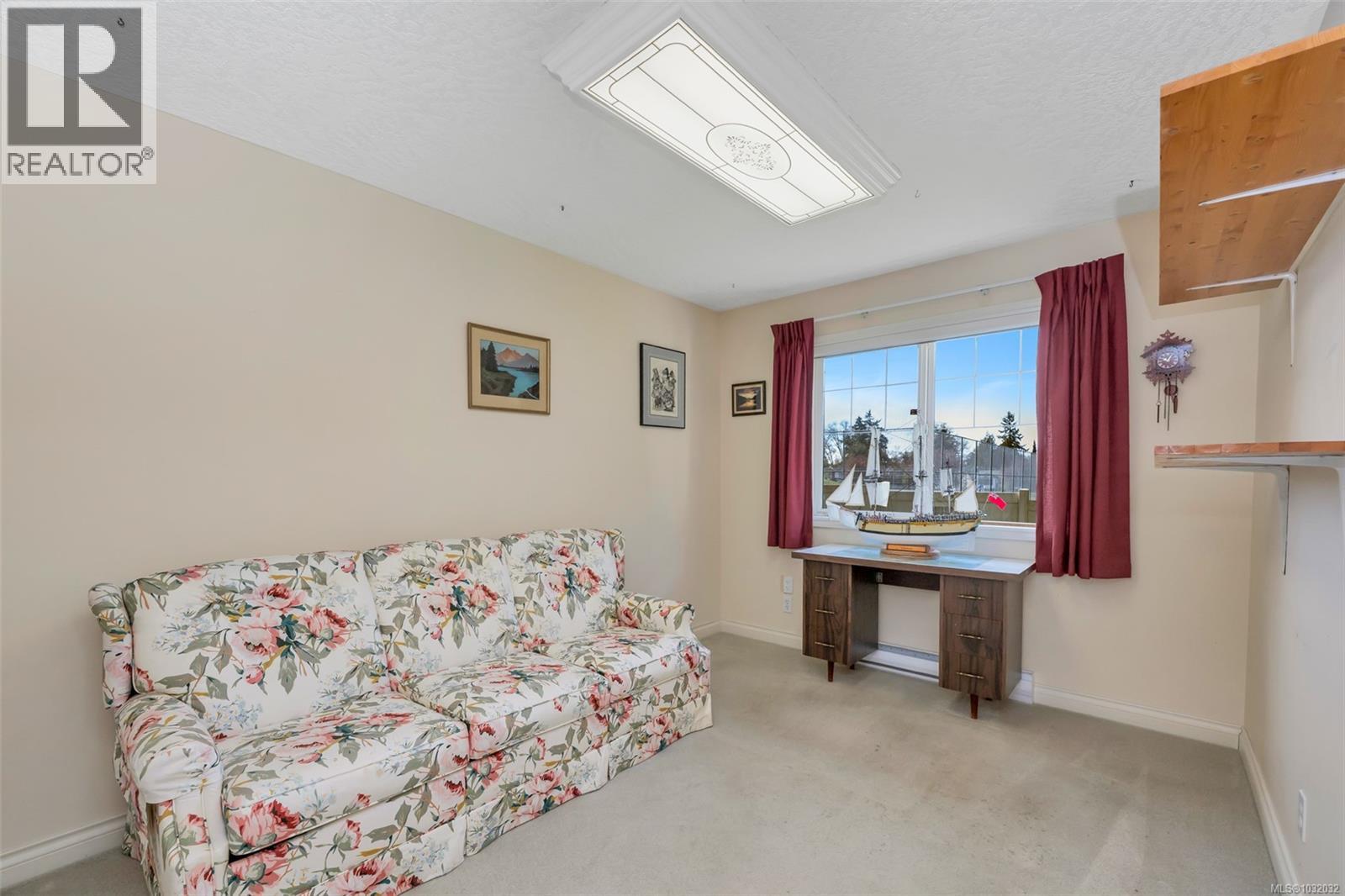 #16 4383 TORQUAY DR - 32