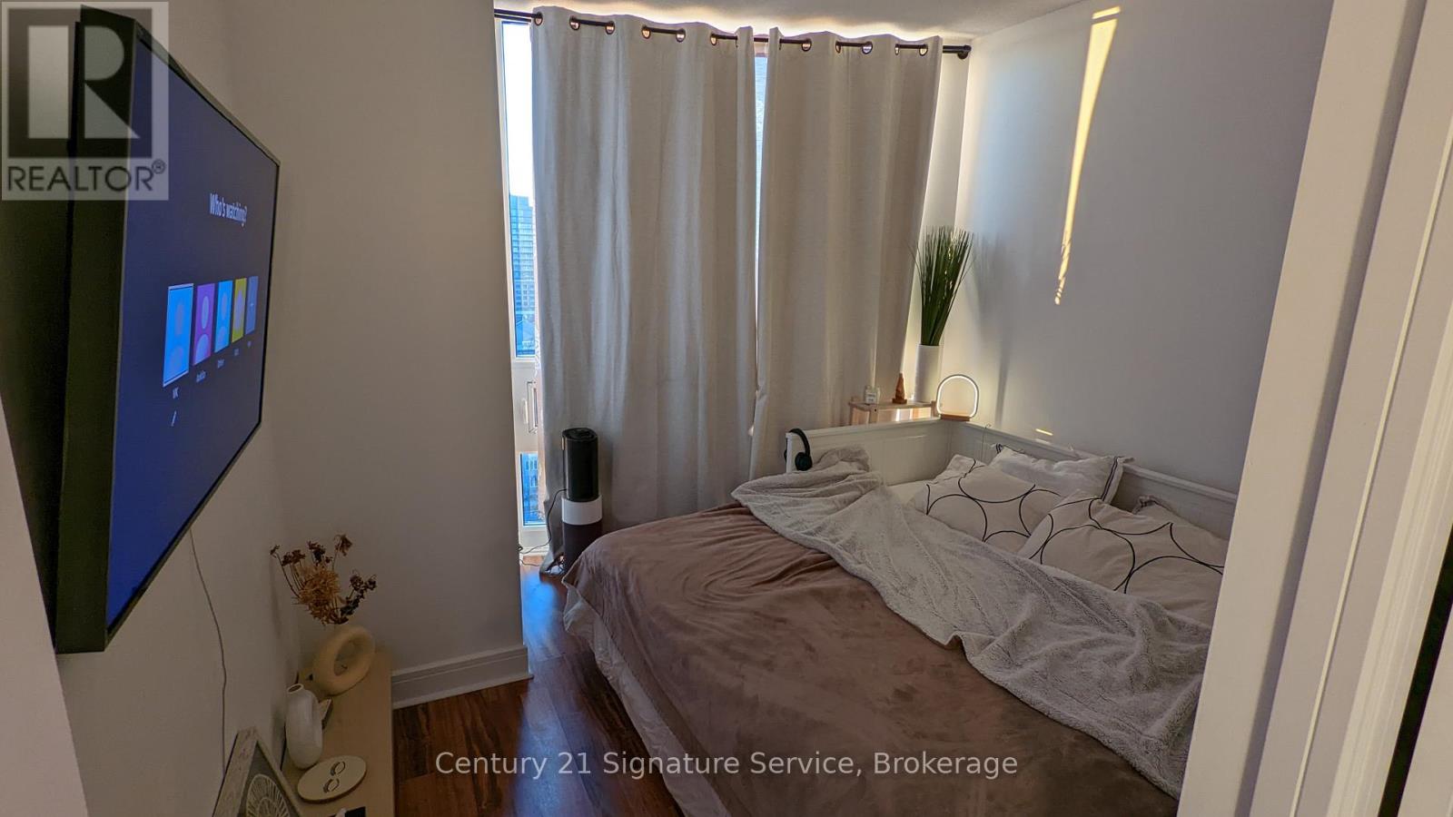 PH18 - 35 BRIAN PECK CRESCENT