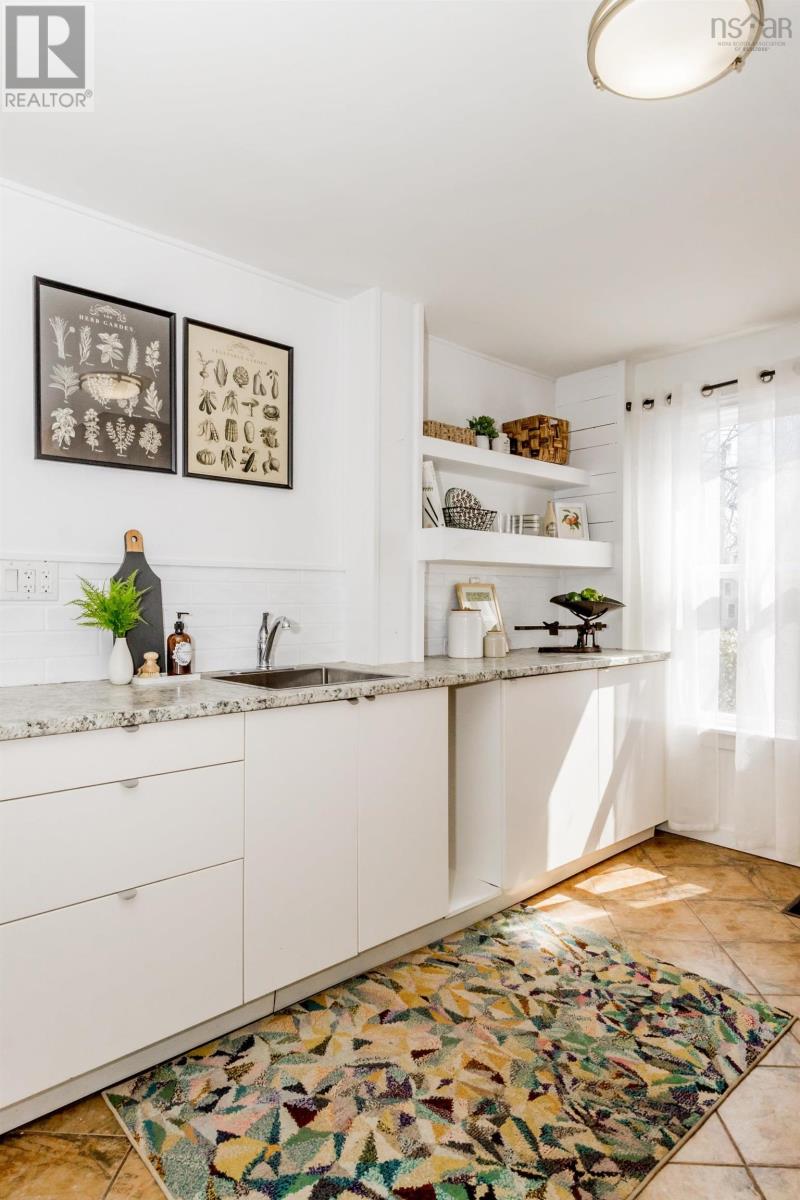 Property 13 of 47 of 14110 Highway 1