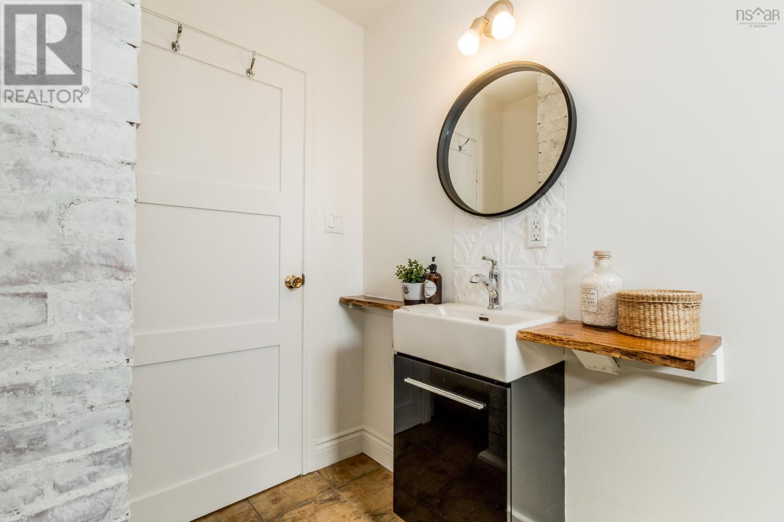 Property 21 of 47 of 14110 Highway 1