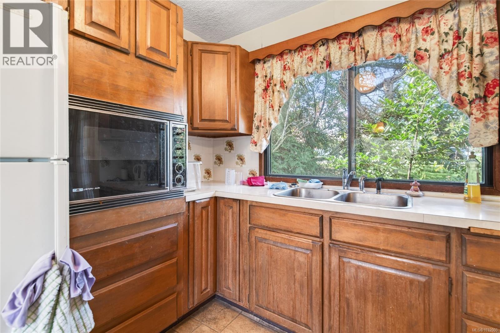 120 SKIPTON CRES - 15