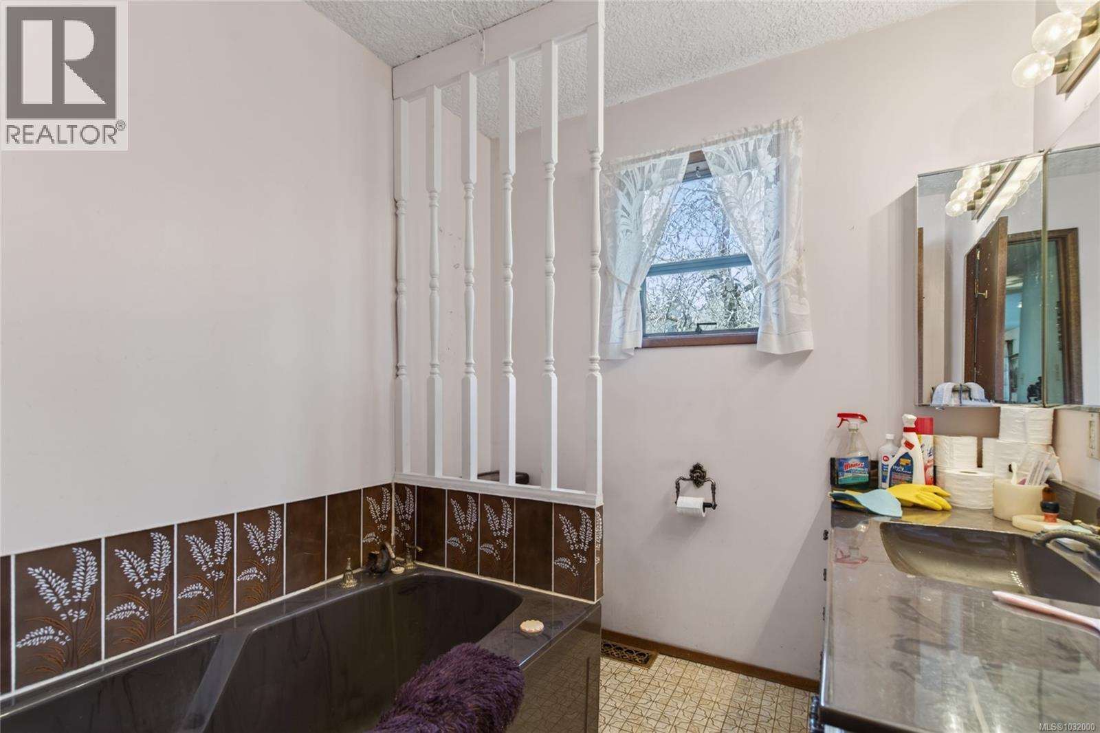 120 SKIPTON CRES - 24