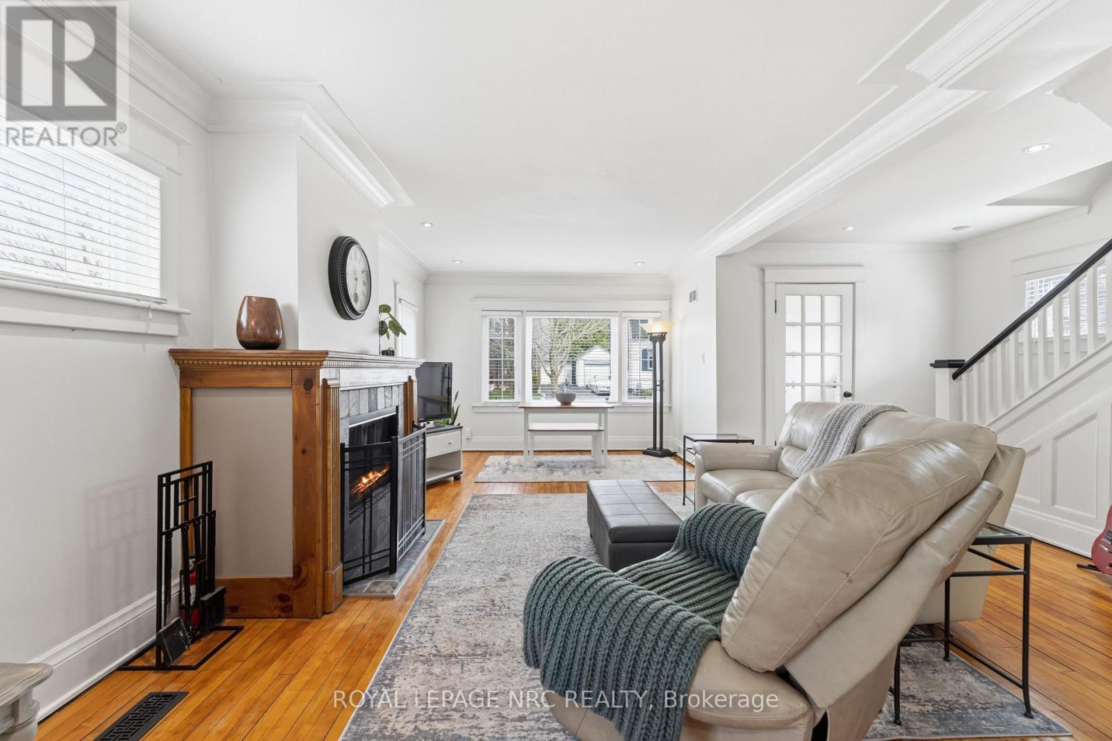 7 HIGHLAND GARDENS - 10