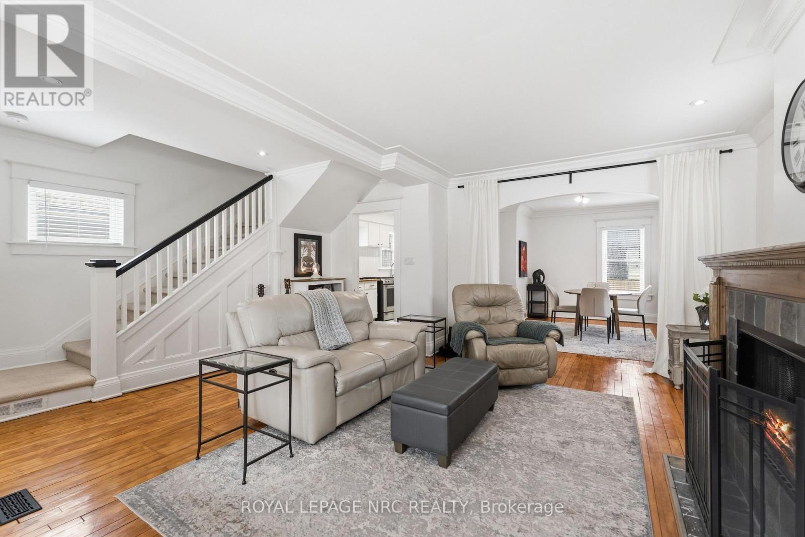 7 HIGHLAND GARDENS - 12