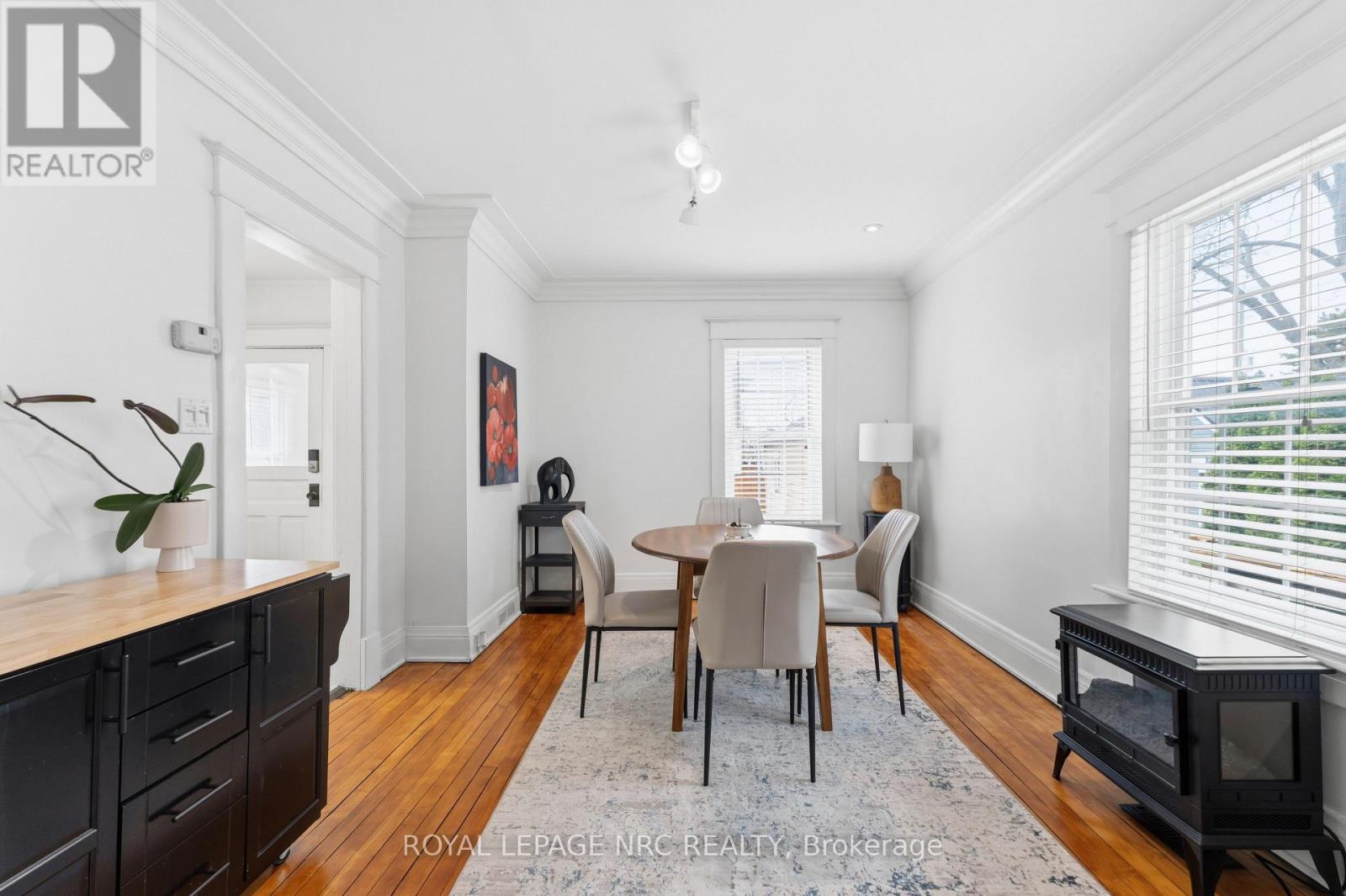 7 HIGHLAND GARDENS - 13