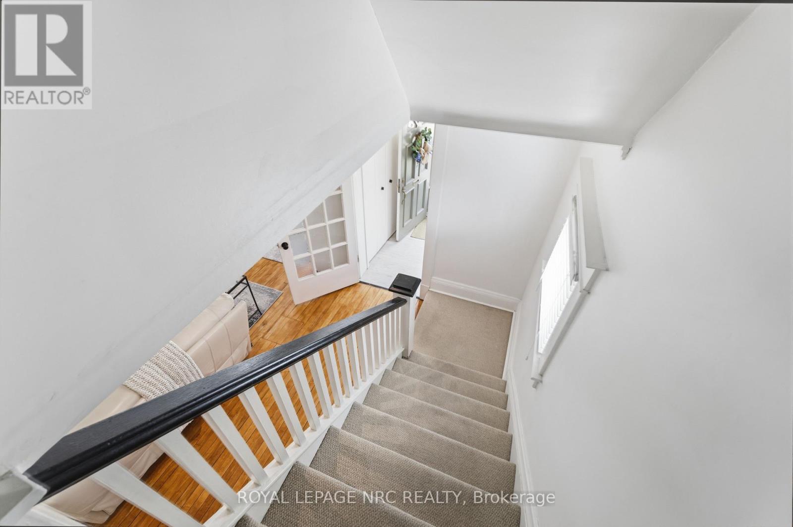 7 HIGHLAND GARDENS - 20