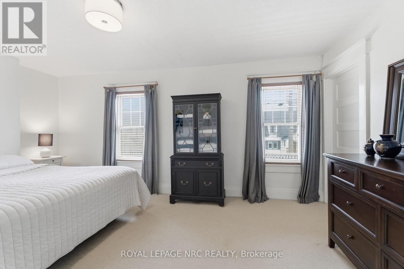 7 HIGHLAND GARDENS - 23
