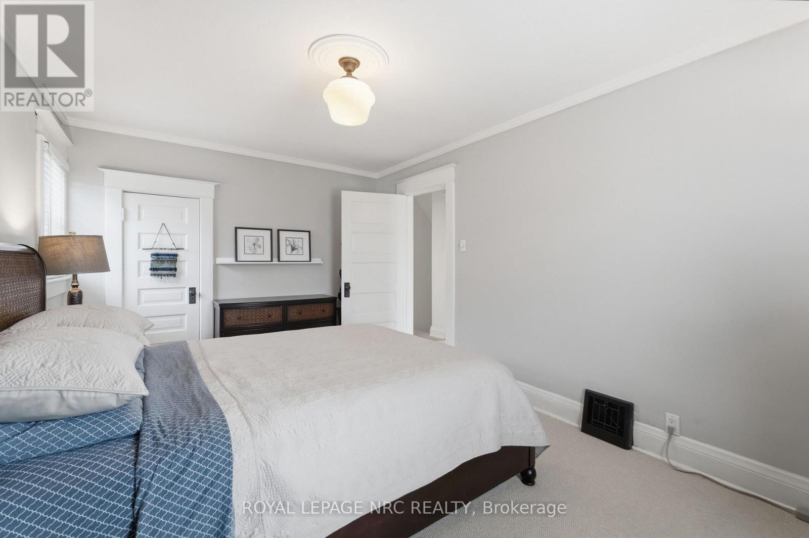 7 HIGHLAND GARDENS - 25