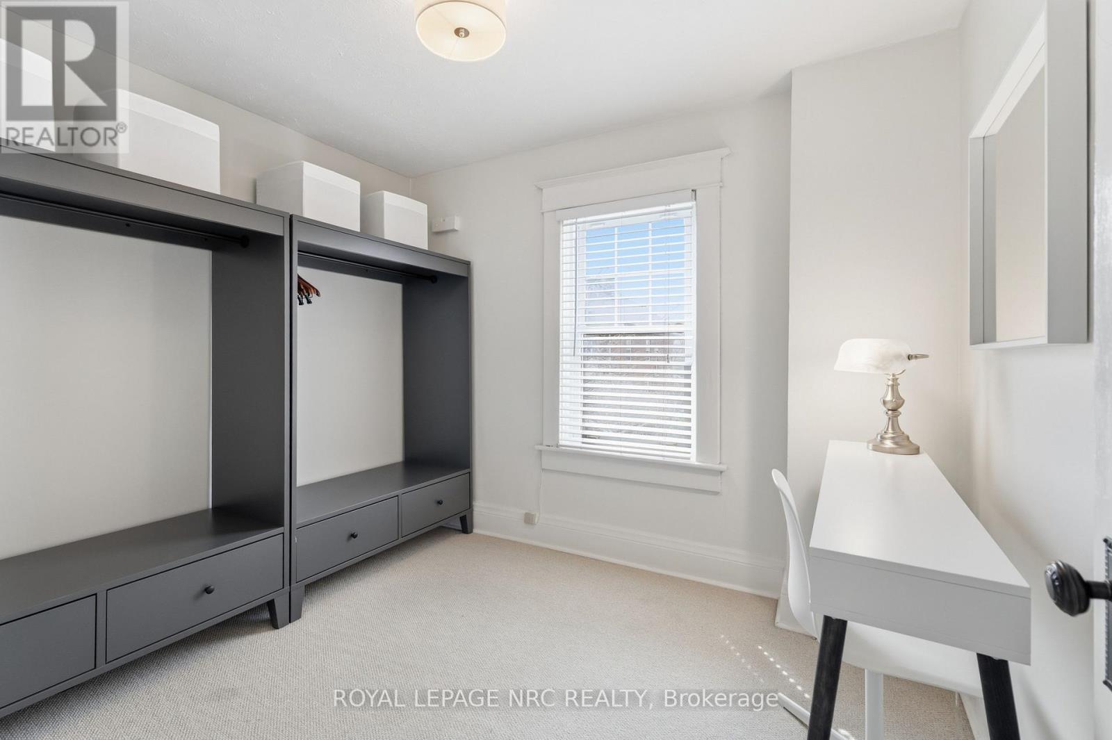 7 HIGHLAND GARDENS - 27
