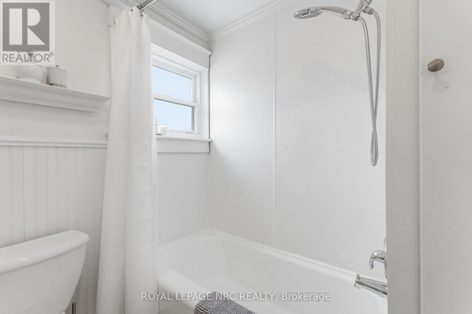 7 HIGHLAND GARDENS - 30