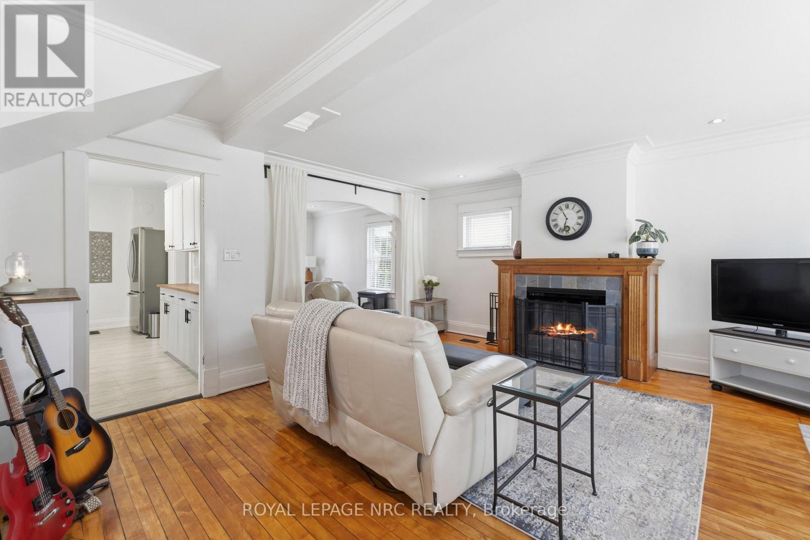 7 HIGHLAND GARDENS - 8