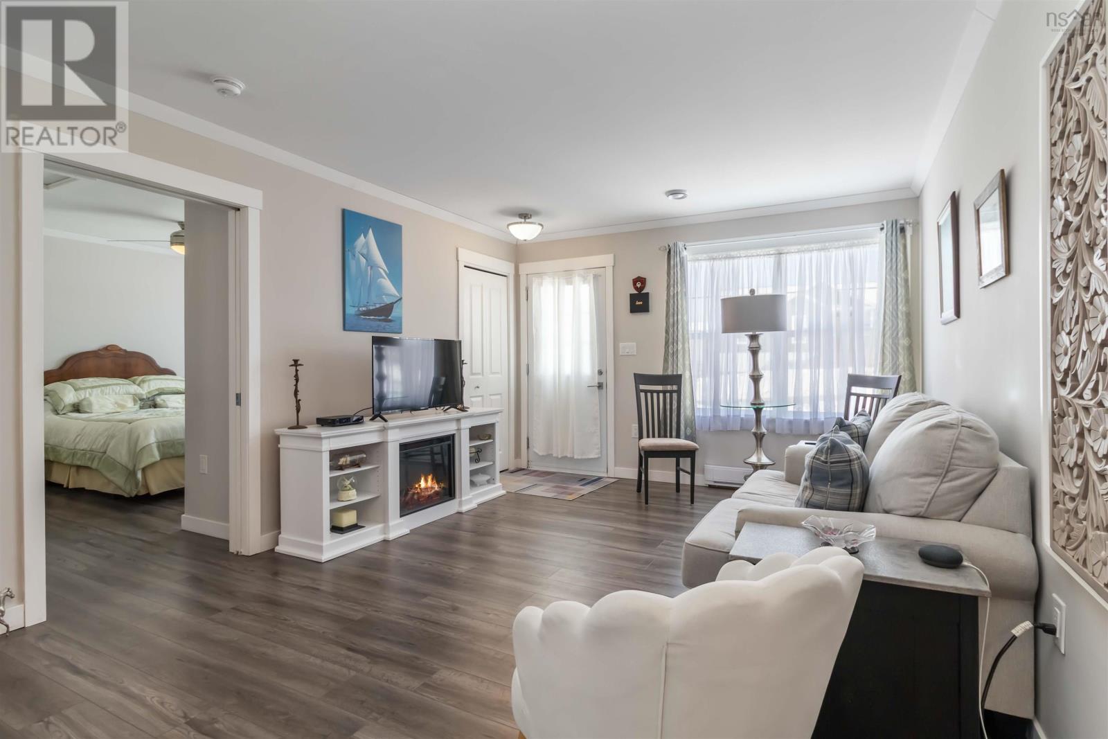 Property 4 of 30 of 10 Mossberry Close