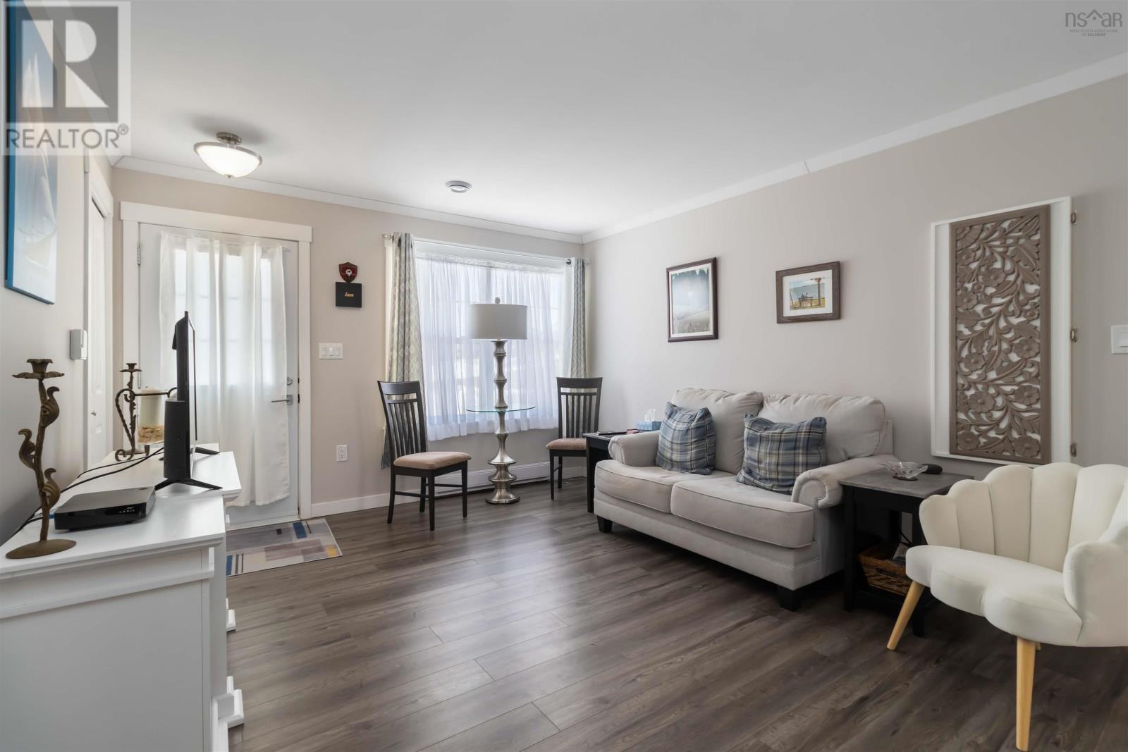 Property 5 of 30 of 10 Mossberry Close