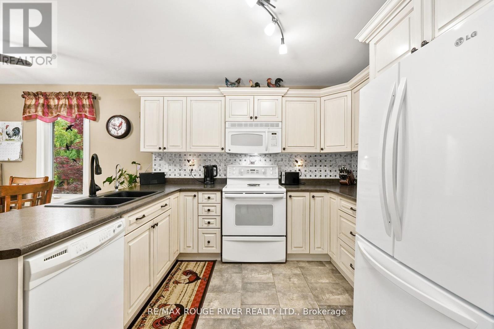 14 ALGONQUIN AVENUE - 18