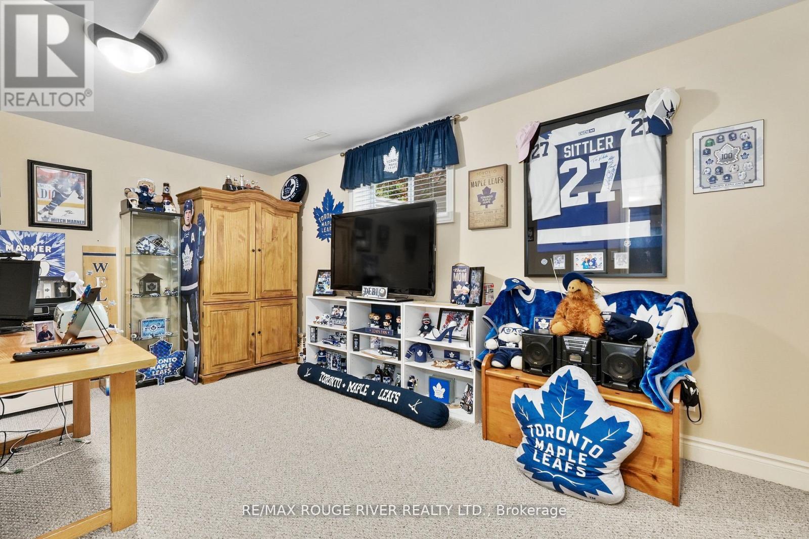 14 ALGONQUIN AVENUE - 36
