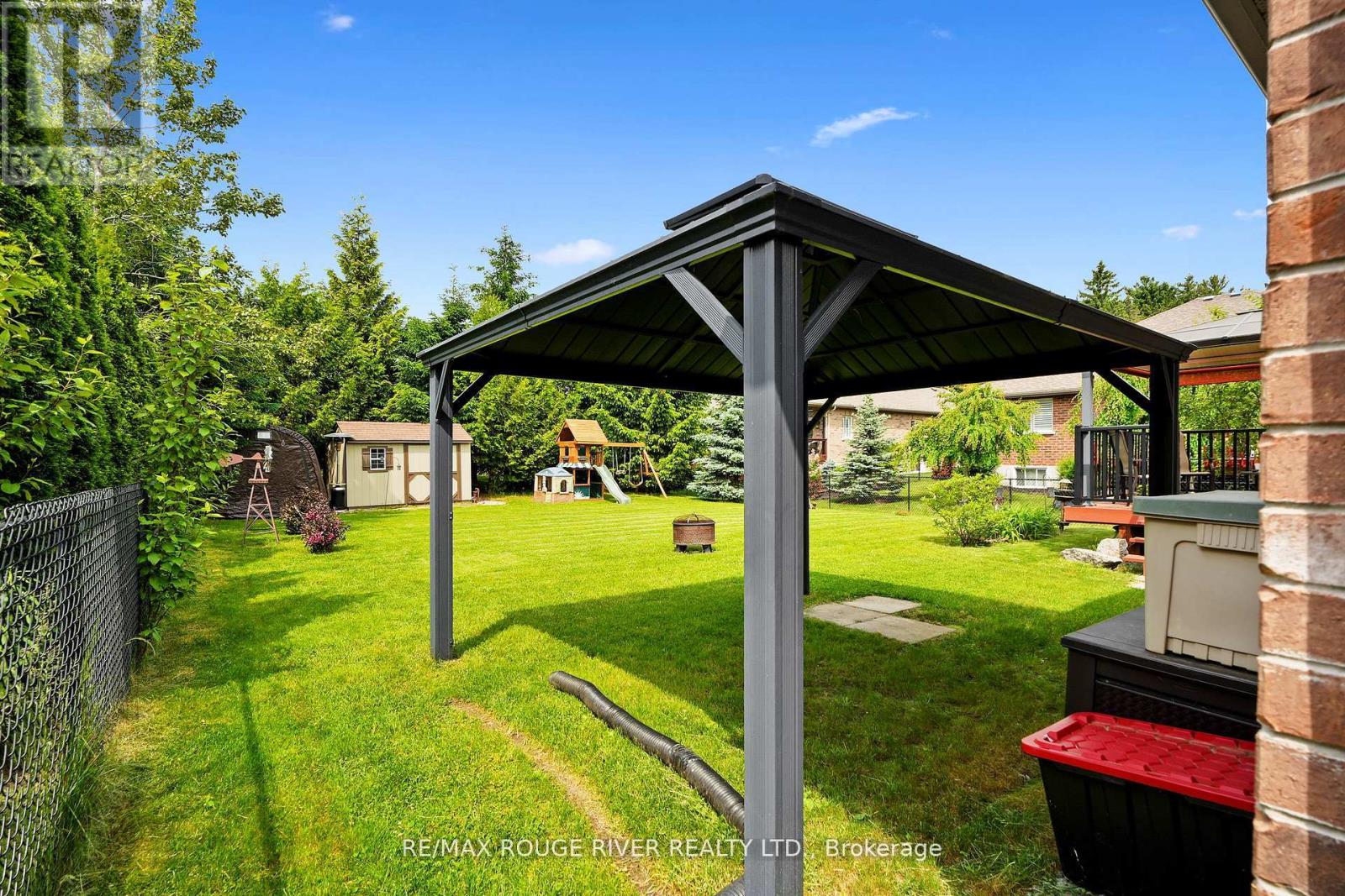 14 ALGONQUIN AVENUE - 40