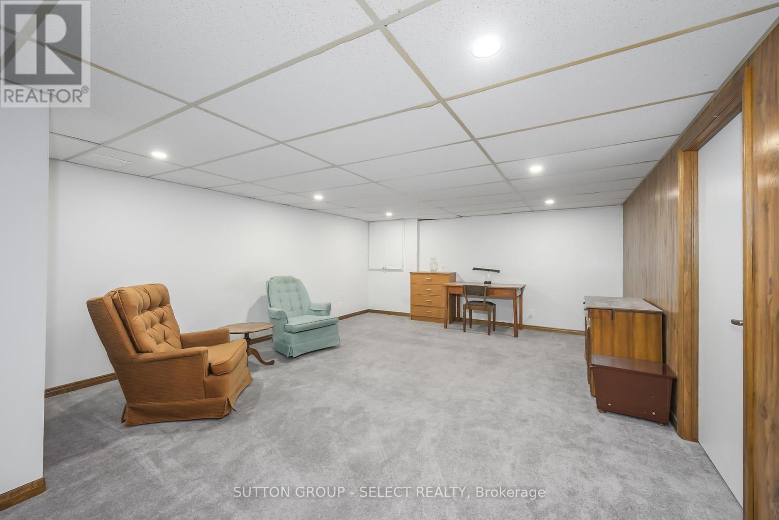 260 VILLAGE GREEN AVENUE Property Photo