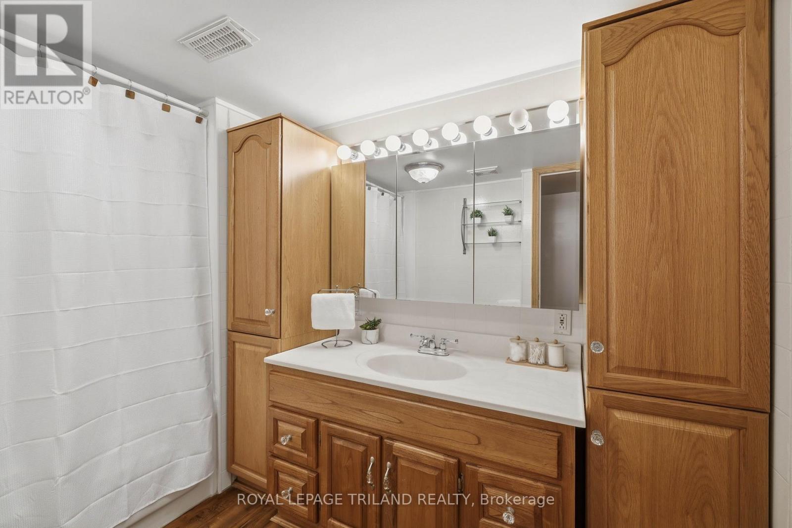 75 SHERRARD STREET Property Photo