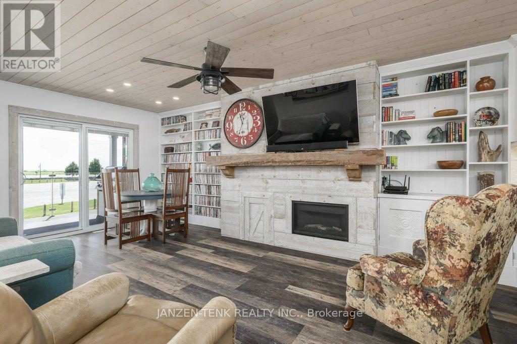 163 MAUD STREET - 10