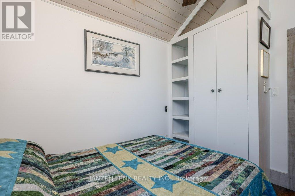 163 MAUD STREET - 17