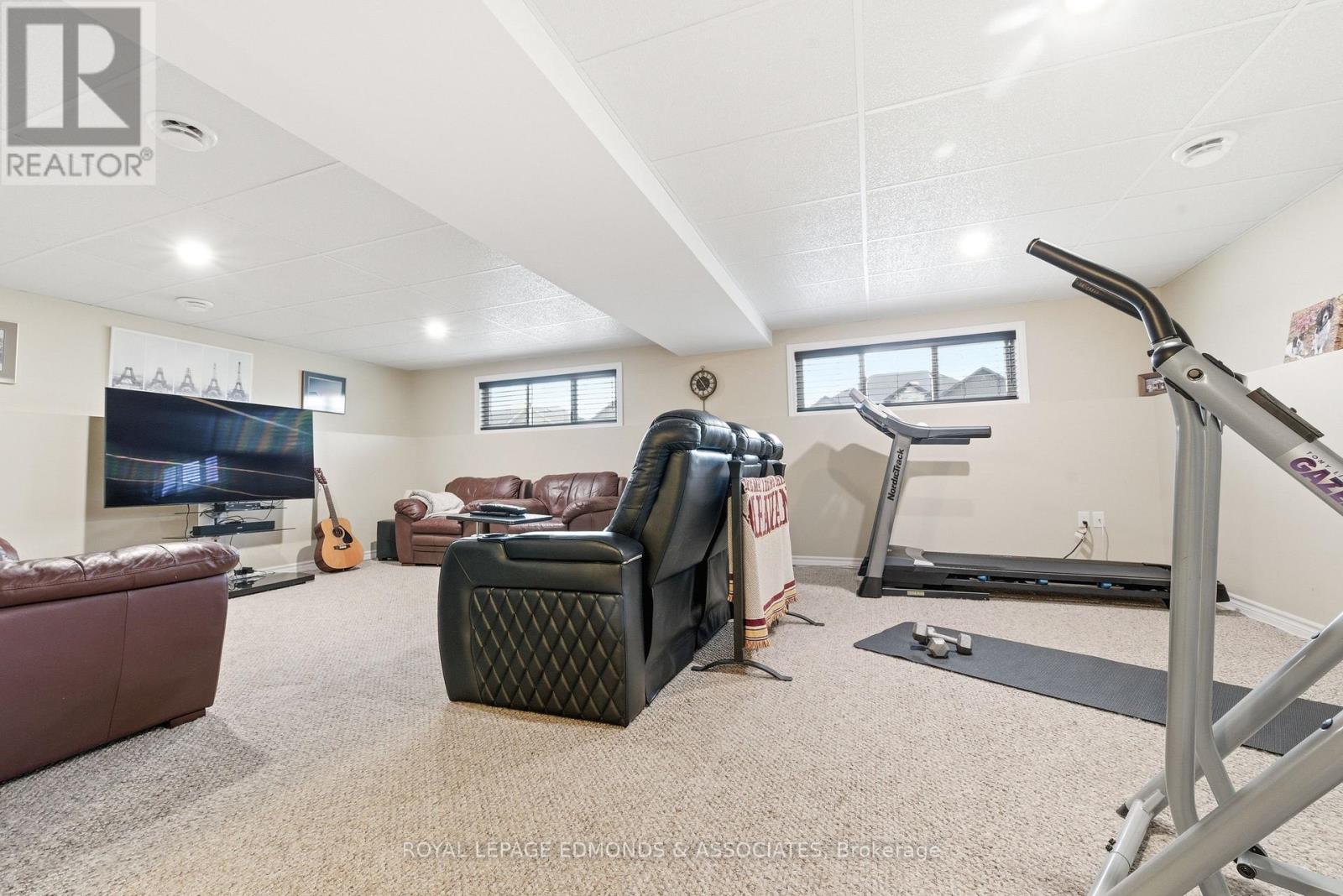 5 NILE STREET, Petawawa, Ontario, K8H2W8 — Photo 34