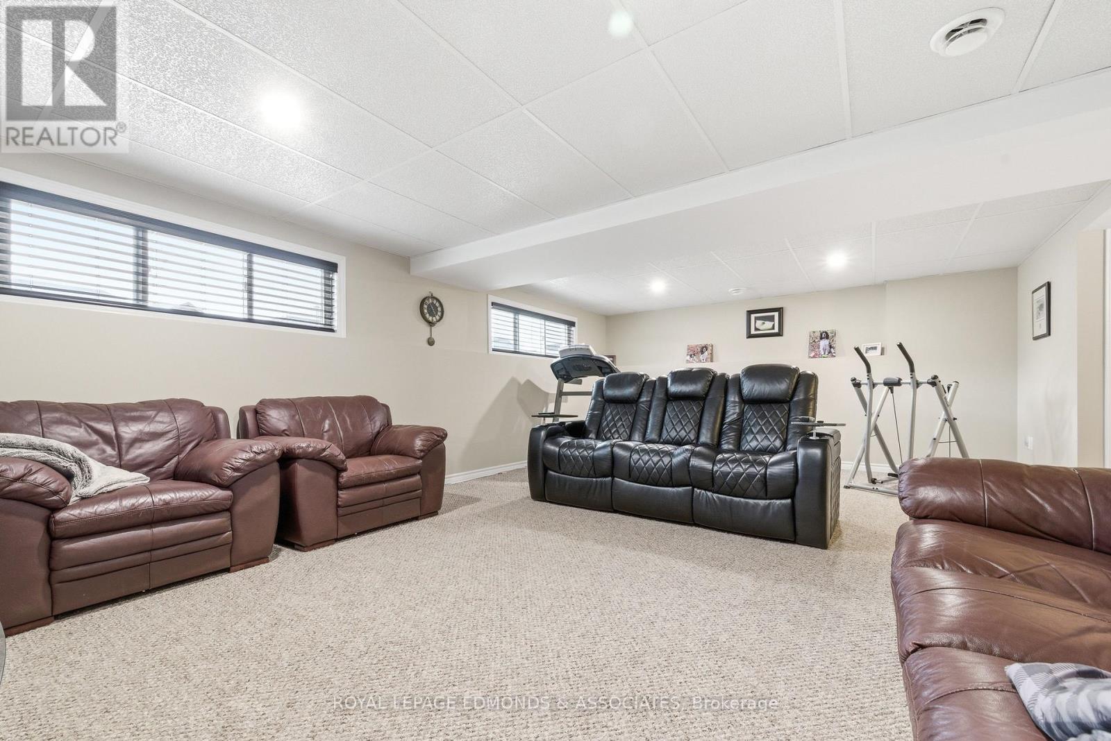 5 NILE STREET, Petawawa, Ontario, K8H2W8 — Photo 37