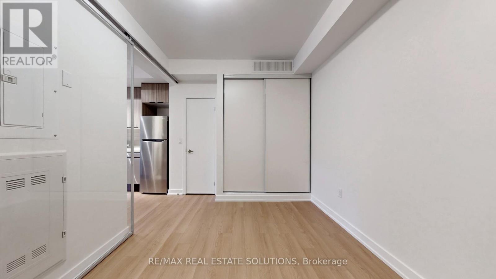 #59 140 BROADVIEW AVENUE - 13