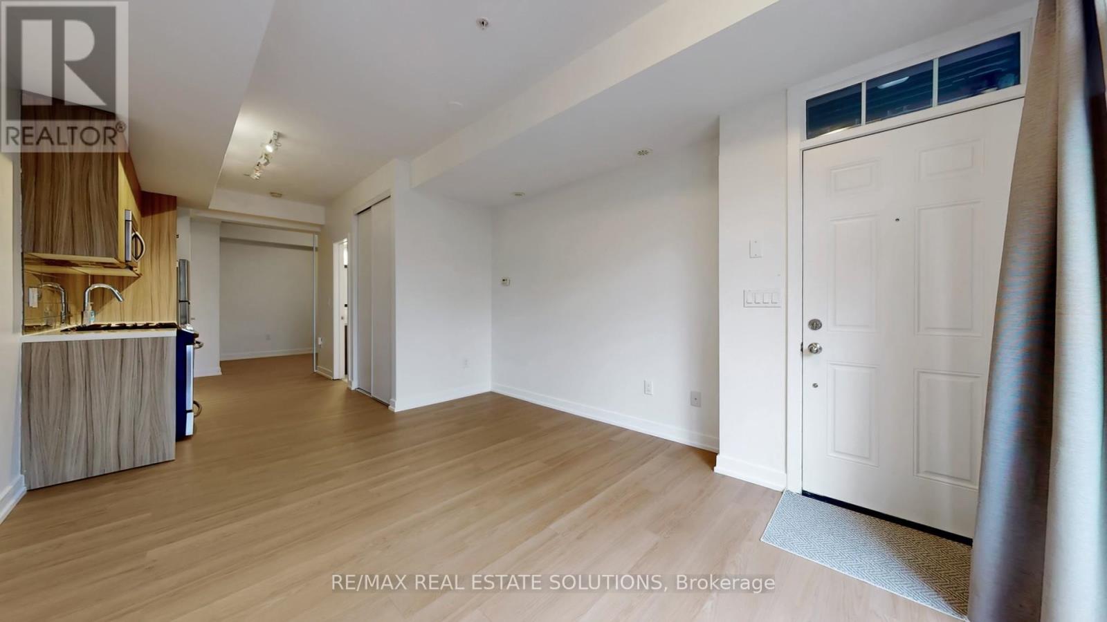 #59 140 BROADVIEW AVENUE - 6